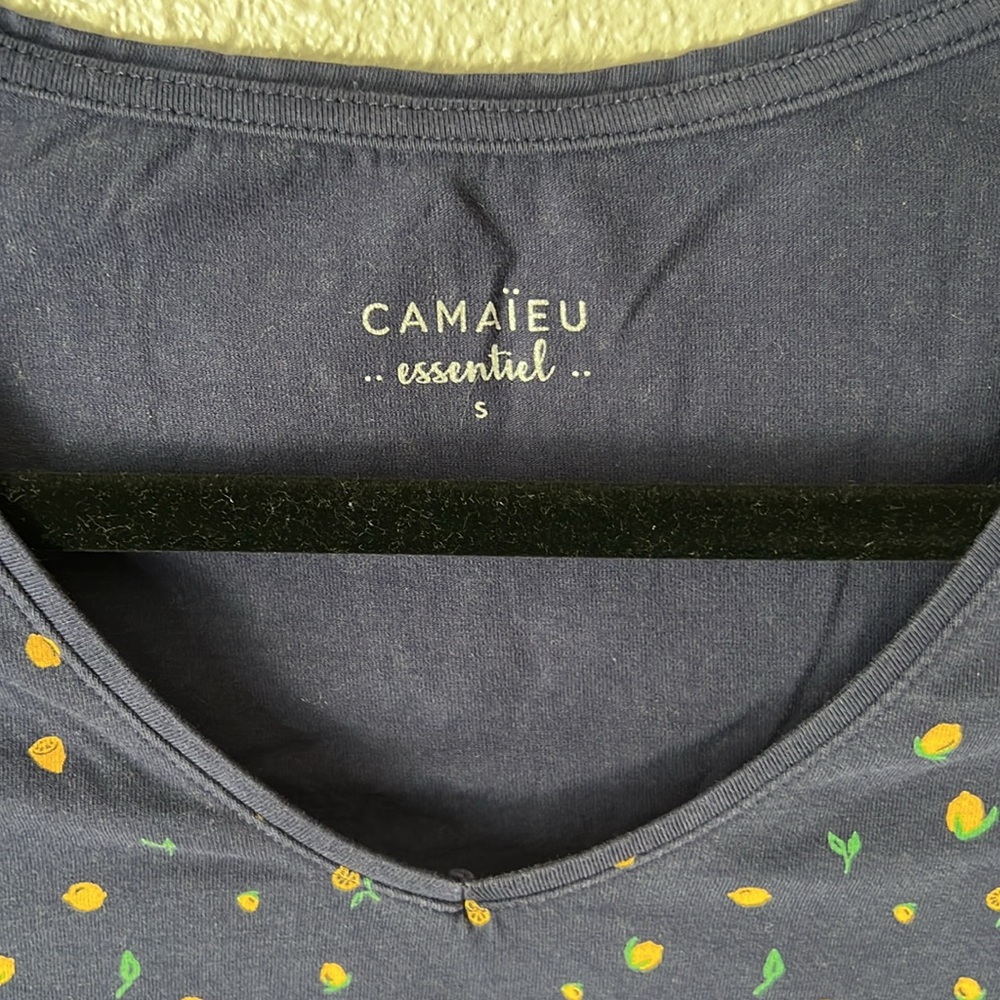 Navy Blue and Lemons Camaïeu Essentiel V-neck T-shirt Size Small - Picture 2 of 7